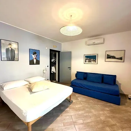 Holiday home Glicine House *